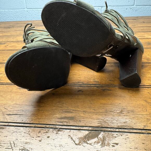 Parker and Sky green suede strapping heels so cute - Picture 7 of 8